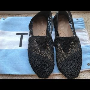 Toms-Black lace shoes
